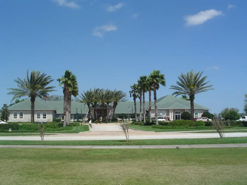 A formal palm-lined shared approach